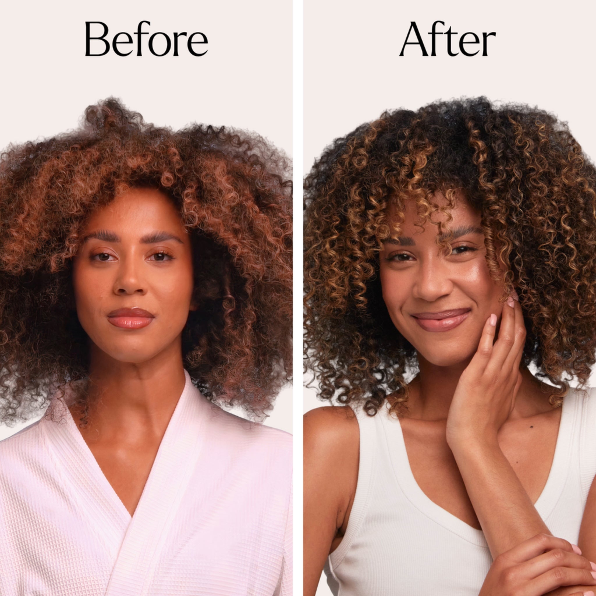 Før og efter-sammenligning af krøllet hår: frizzy og tørt før, defineret og skinnende krøller efter behandling.