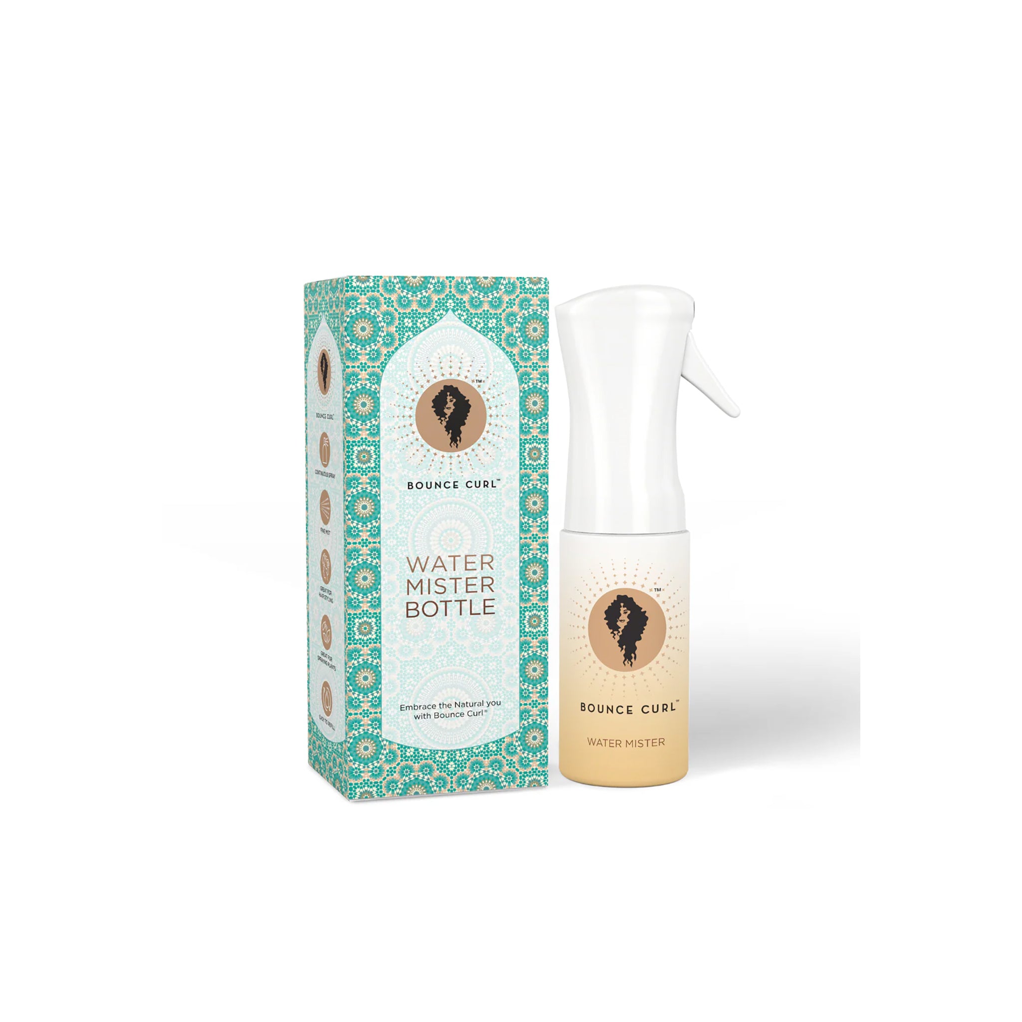 Bounce Curl Water Mister flaske med hvid spraydyse ved siden af turkis mønstret emballage med guld- og sort logo.