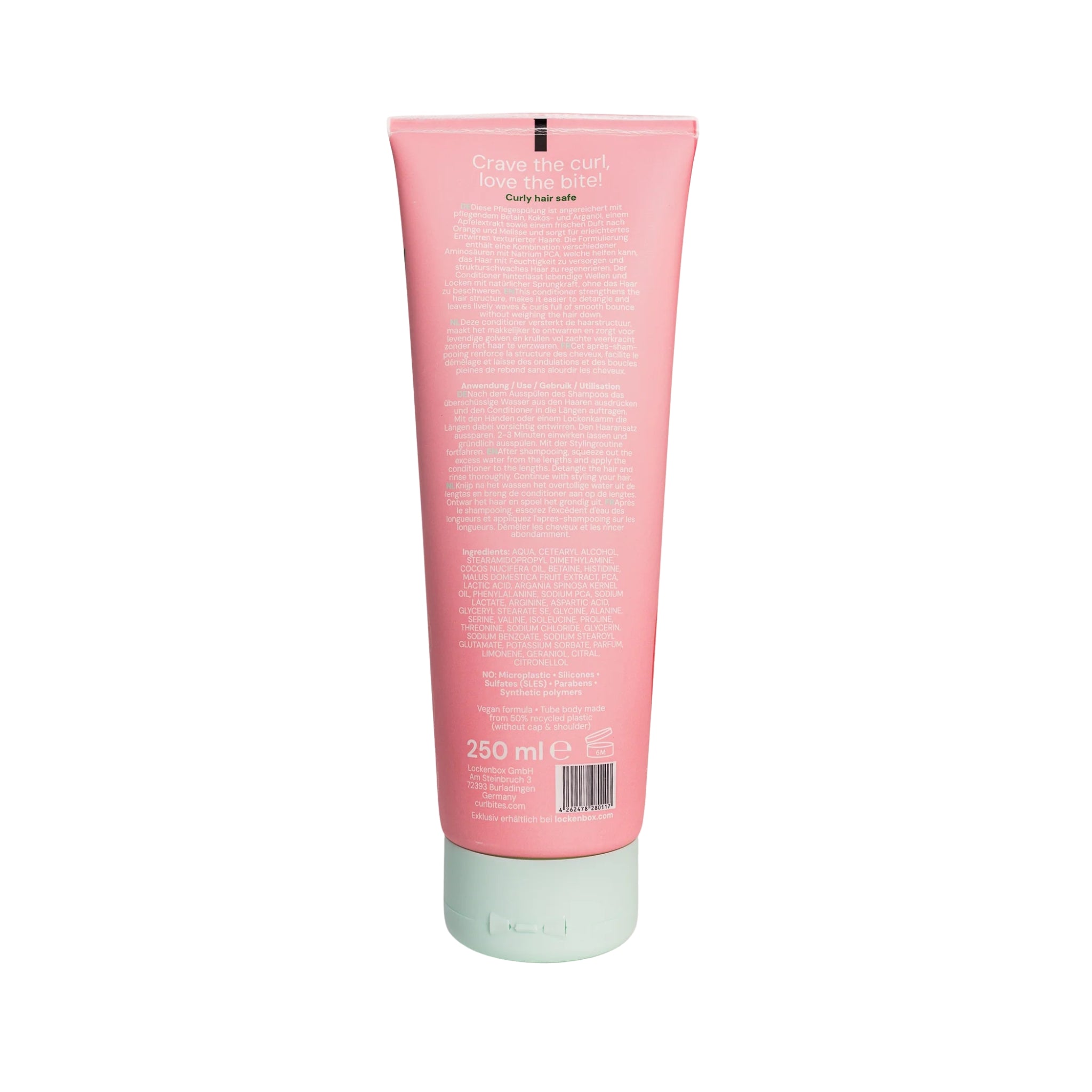 Bagside af Curl Bites conditioner-tube, 250 ml, i lyserødt design med lysegrøn skruelåg og produktinformation.