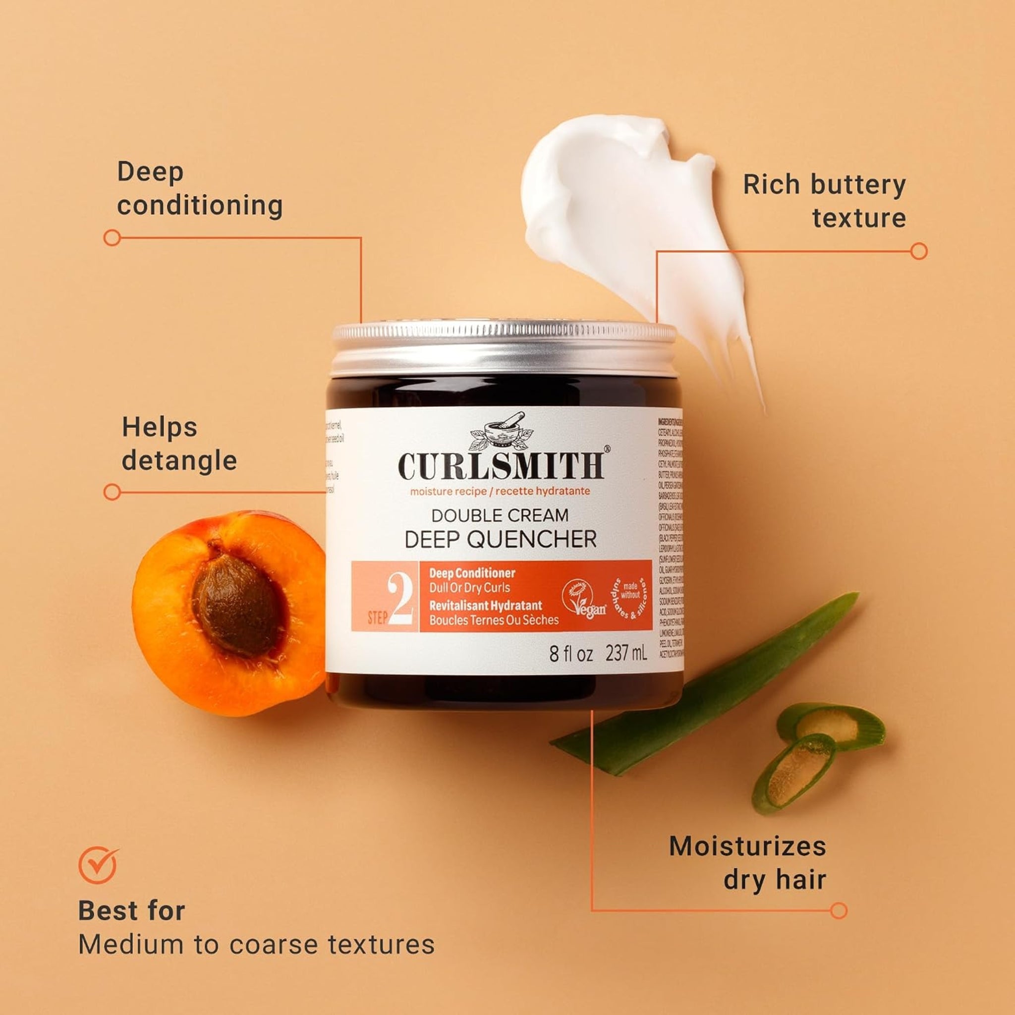 Curlsmith Double Cream Deep Quencher dybdeplejende hårbalsam med abrikos og aloe vera på beige baggrund.