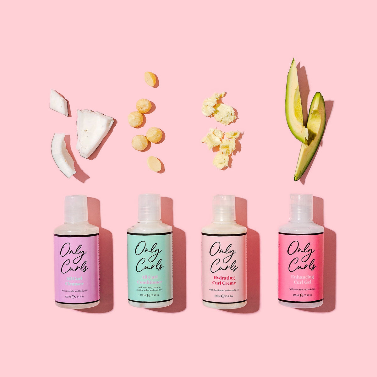 Only Curls hårplejeserie med fire flasker – cleanser, conditioner, curl creme og curl gel – ved kokos, macadamia, sheasmør og avocado.